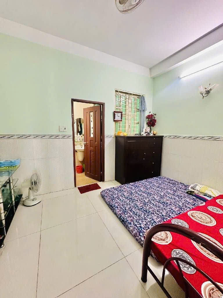 NHÀ ĐẸP GẦN ĐẦM SEN – 4 TẦNG – 5PN – GIÁ TỐT